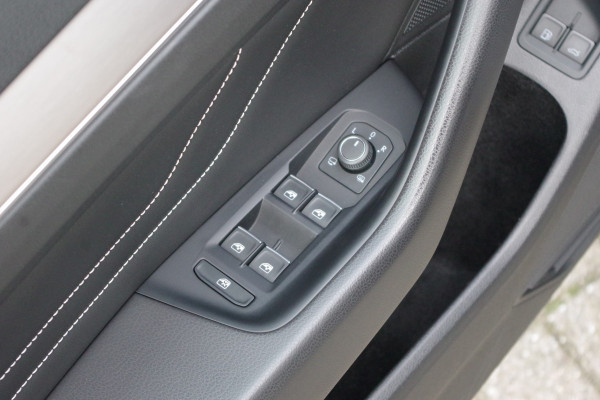 Volkswagen Passat Variant 1.4 TSI PHEV GTE BNS, Trekhaak, Panoramdak, Leder-Alcantara, Carplay