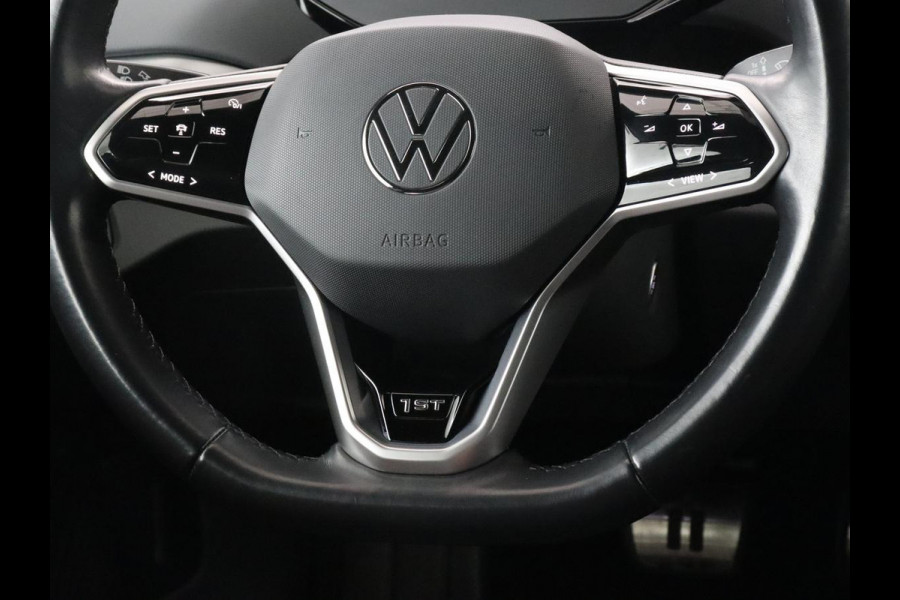 Volkswagen ID.4 First 77 kWh | Stoel & stuurverwarming | Camera | Carplay | Adaptive cruise | Half leder | 20'' | Navigatie | DAB | Sfeerverlichting