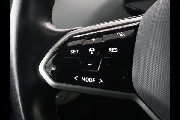 Volkswagen ID.4 First 77 kWh | Stoel & stuurverwarming | Camera | Carplay | Adaptive cruise | Half leder | 20'' | Navigatie | DAB | Sfeerverlichting