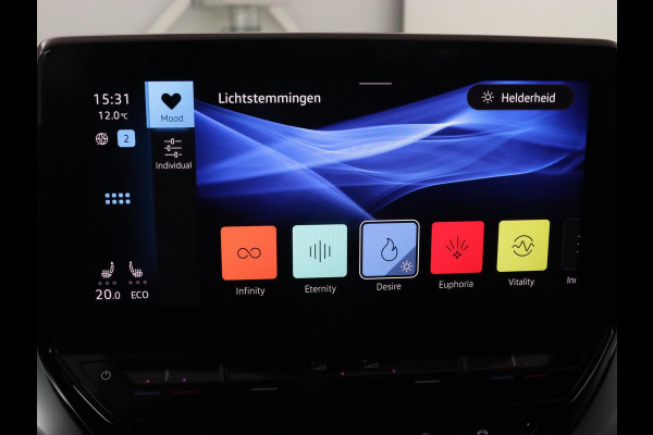 Volkswagen ID.4 First 77 kWh | Stoel & stuurverwarming | Camera | Carplay | Adaptive cruise | Half leder | 20'' | Navigatie | DAB | Sfeerverlichting