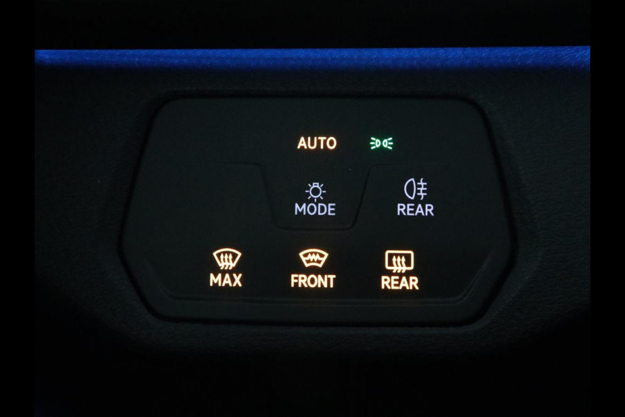 Volkswagen ID.4 First 77 kWh | Stoel & stuurverwarming | Camera | Carplay | Adaptive cruise | Half leder | 20'' | Navigatie | DAB | Sfeerverlichting