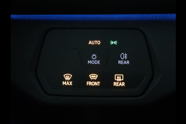 Volkswagen ID.4 First 77 kWh | Stoel & stuurverwarming | Camera | Carplay | Adaptive cruise | Half leder | 20'' | Navigatie | DAB | Sfeerverlichting