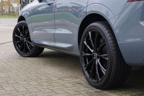Volvo XC60 2.0 T6 Plug-in hybrid AWD 350 PK Plus Dark, Panoramadak, Luchtvering, Keyless, Memory, Carplay