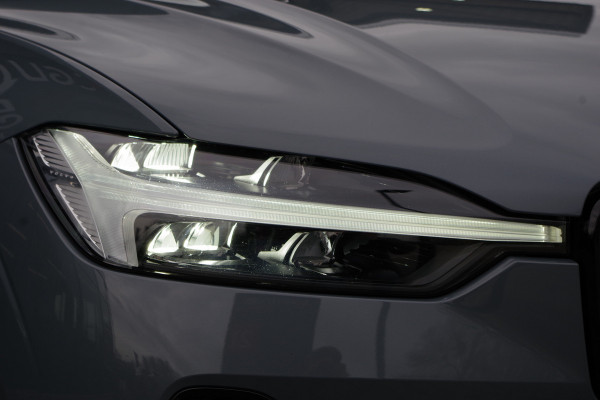 Volvo XC60 2.0 T6 Plug-in hybrid AWD 350 PK Plus Dark, Panoramadak, Luchtvering, Keyless, Memory, Carplay