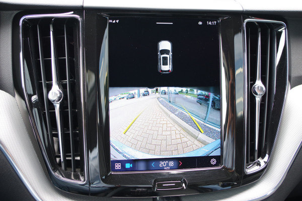 Volvo XC60 2.0 T6 Plug-in hybrid AWD 350 PK Plus Dark, Panoramadak, Luchtvering, Keyless, Memory, Carplay