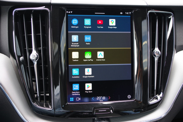 Volvo XC60 2.0 T6 Plug-in hybrid AWD 350 PK Plus Dark, Panoramadak, Luchtvering, Keyless, Memory, Carplay