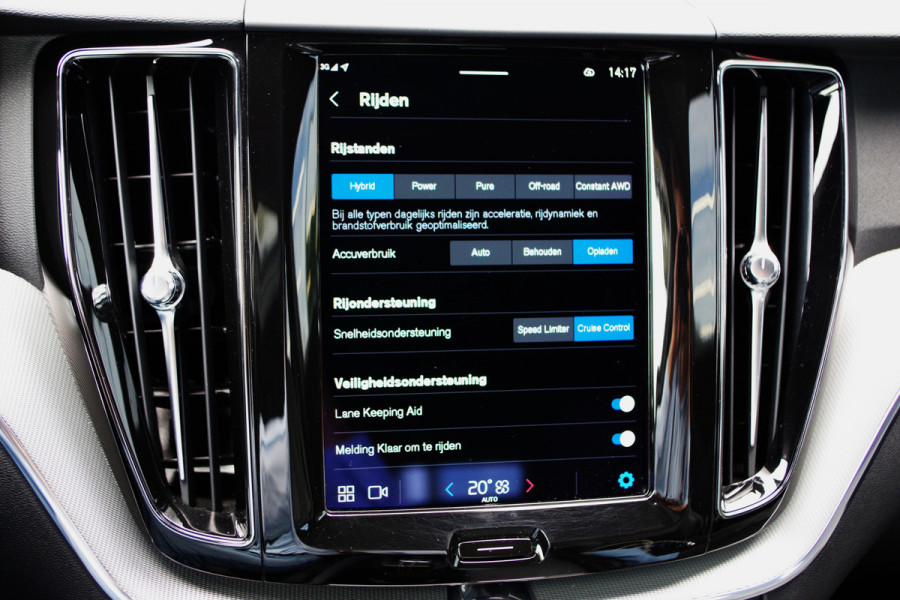 Volvo XC60 2.0 T6 Plug-in hybrid AWD 350 PK Plus Dark, Panoramadak, Luchtvering, Keyless, Memory, Carplay