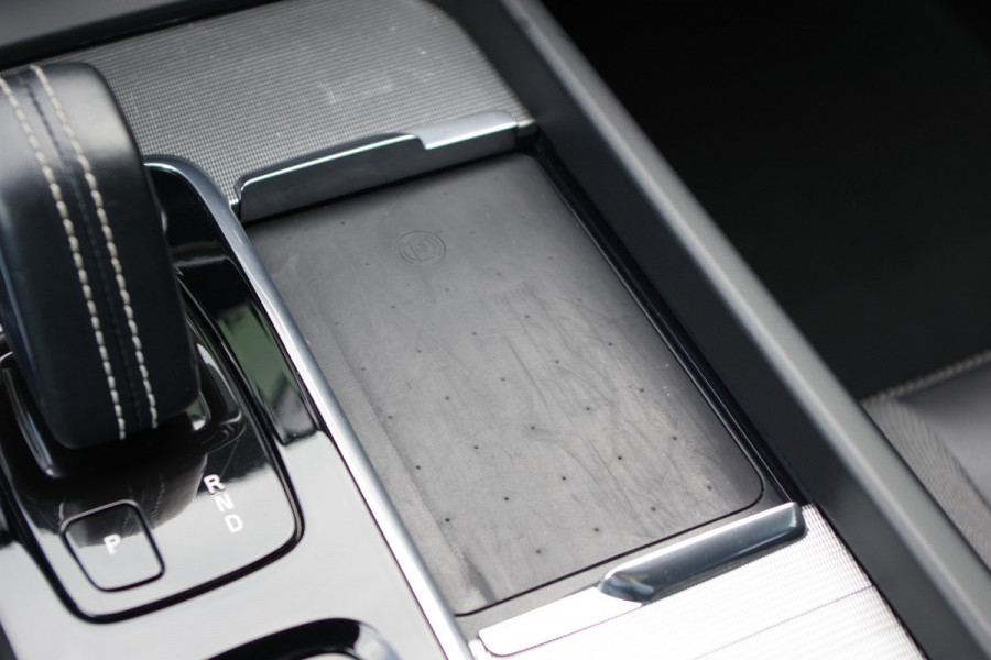 Volvo XC60 2.0 T6 Plug-in hybrid AWD 350 PK Plus Dark, Panoramadak, Luchtvering, Keyless, Memory, Carplay