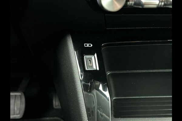 Peugeot e-208 EV Active 50 kWh | Navigatie | Apple Carplay/Android Auto | Cruise Control | Parkeer sensoren