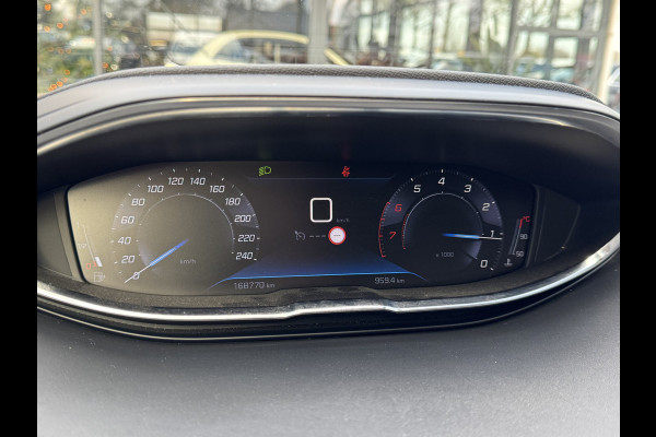 Peugeot 5008 1.2 Turbo Premium 7p Navigatie/Clima/Trekhaak/Keyless entry/DB riem vervangen