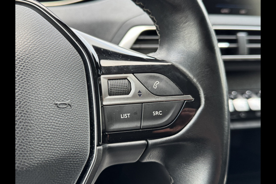 Peugeot 5008 1.2 Turbo Premium 7p Navigatie/Clima/Trekhaak/Keyless entry/DB riem vervangen