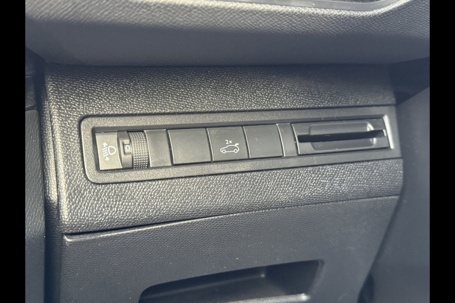 Peugeot 5008 1.2 Turbo Premium 7p Navigatie/Clima/Trekhaak/Keyless entry/DB riem vervangen
