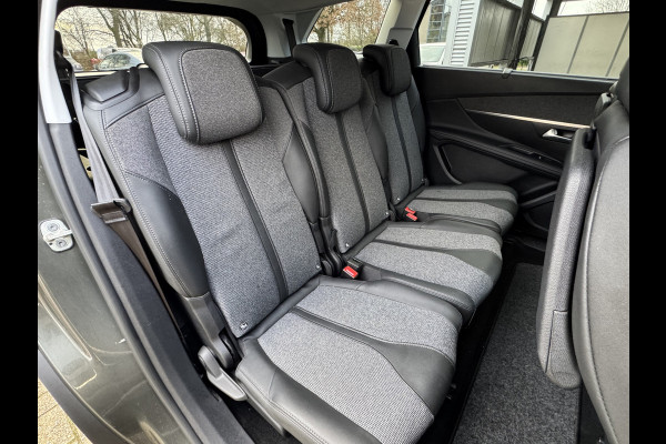 Peugeot 5008 1.2 Turbo Premium 7p Navigatie/Clima/Trekhaak/Keyless entry/DB riem vervangen