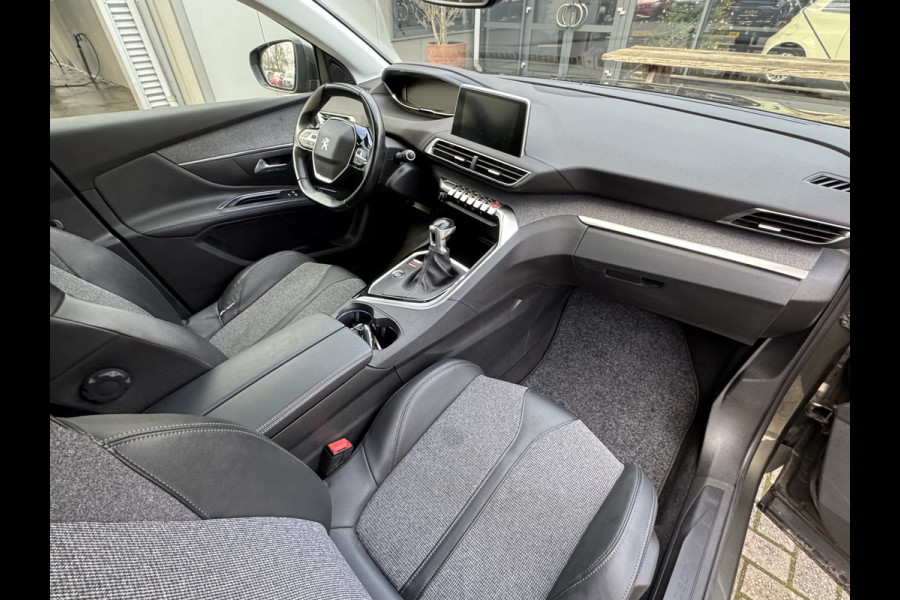 Peugeot 5008 1.2 Turbo Premium 7p Navigatie/Clima/Trekhaak/Keyless entry/DB riem vervangen