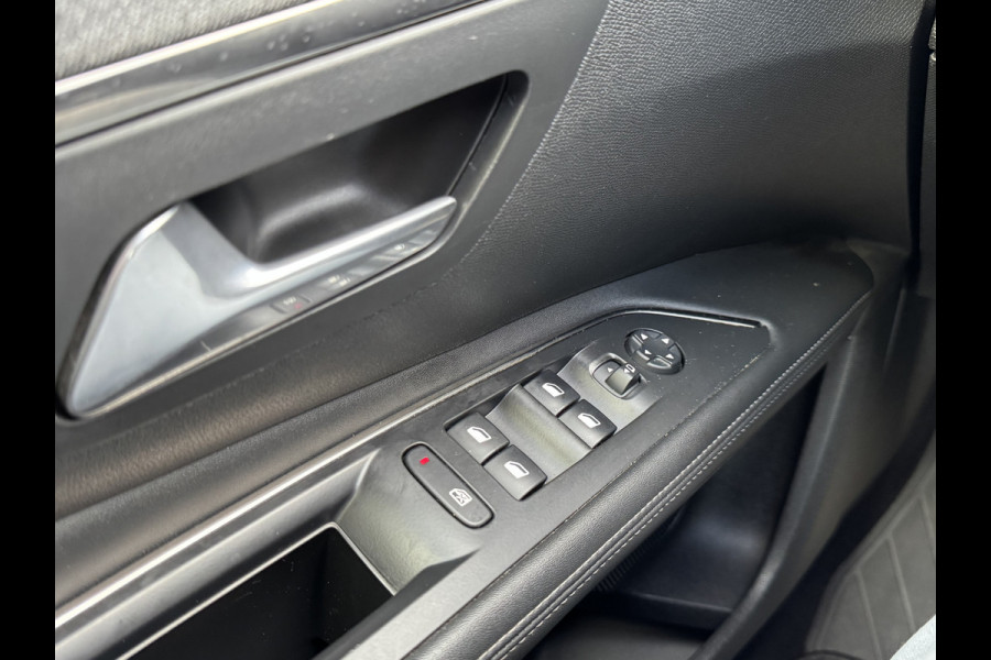 Peugeot 5008 1.2 Turbo Premium 7p Navigatie/Clima/Trekhaak/Keyless entry/DB riem vervangen