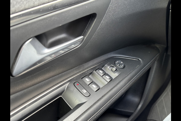 Peugeot 5008 1.2 Turbo Premium 7p Navigatie/Clima/Trekhaak/Keyless entry/DB riem vervangen