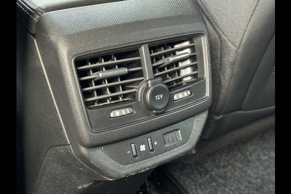 Peugeot 5008 1.2 Turbo Premium 7p Navigatie/Clima/Trekhaak/Keyless entry/DB riem vervangen