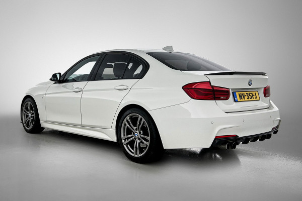 BMW 3-serie 320i Executive Edition M-Pakket (NL-auto, Dealer onderH, Navi Prof, StoelV, Sportstoelen, Parkeerhulp, Etc)