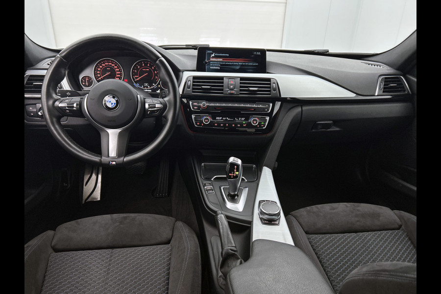 BMW 3-serie 320i Executive Edition M-Pakket (NL-auto, Dealer onderH, Navi Prof, StoelV, Sportstoelen, Parkeerhulp, Etc)