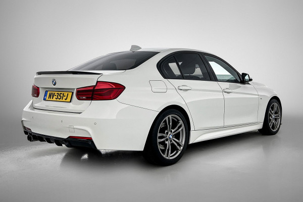 BMW 3-serie 320i Executive Edition M-Pakket (NL-auto, Dealer onderH, Navi Prof, StoelV, Sportstoelen, Parkeerhulp, Etc)