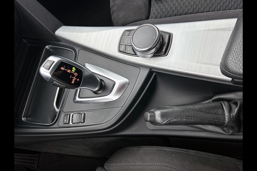 BMW 3-serie 320i Executive Edition M-Pakket (NL-auto, Dealer onderH, Navi Prof, StoelV, Sportstoelen, Parkeerhulp, Etc)