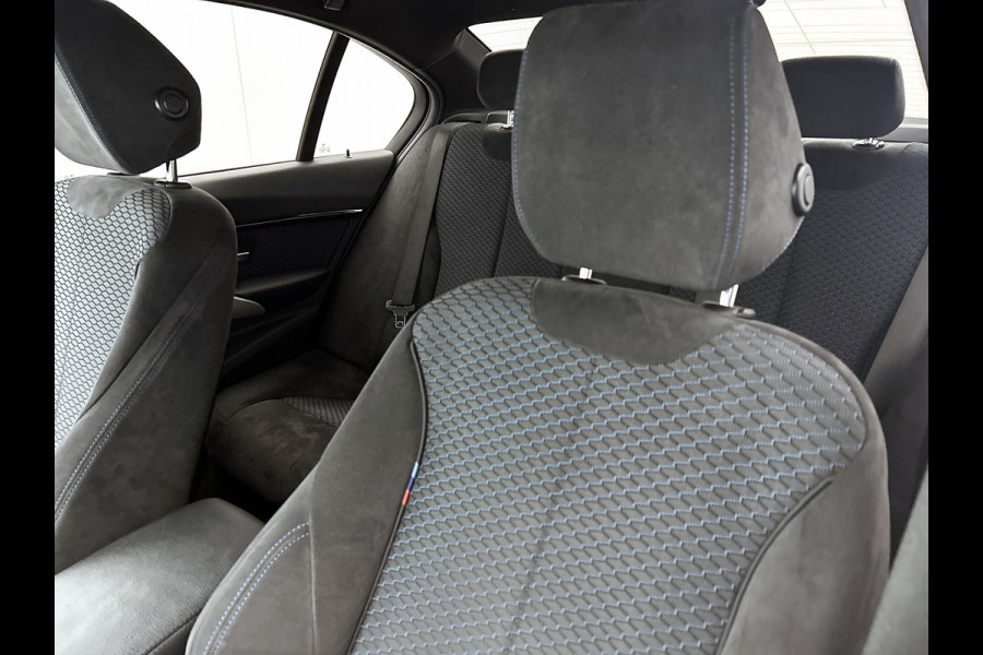 BMW 3-serie 320i Executive Edition M-Pakket (NL-auto, Dealer onderH, Navi Prof, StoelV, Sportstoelen, Parkeerhulp, Etc)