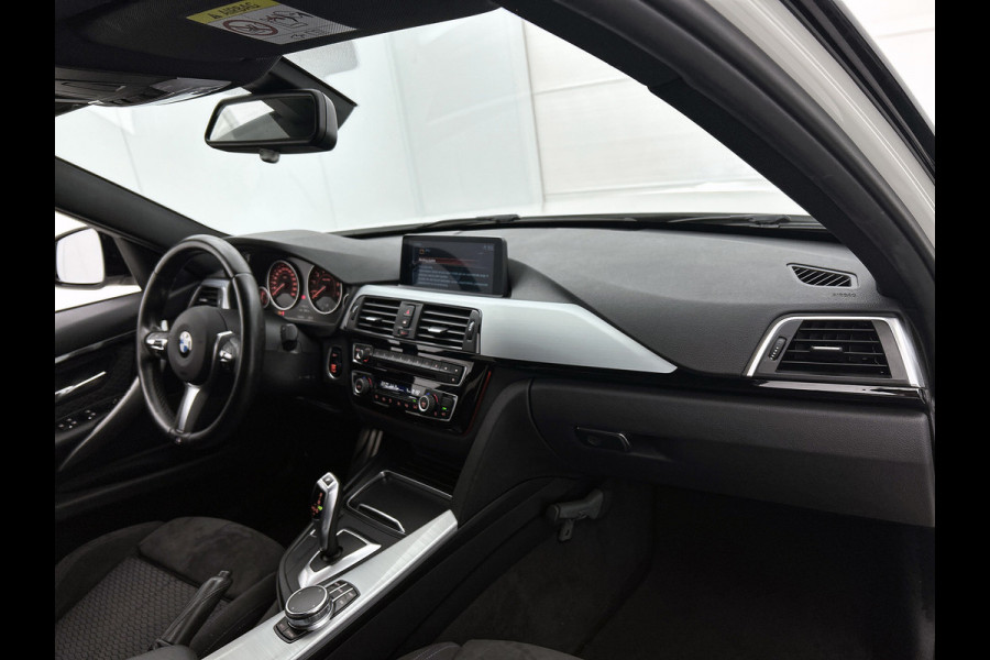 BMW 3-serie 320i Executive Edition M-Pakket (NL-auto, Dealer onderH, Navi Prof, StoelV, Sportstoelen, Parkeerhulp, Etc)