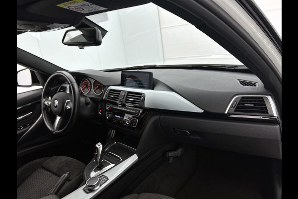 BMW 3-serie 320i Executive Edition M-Pakket (NL-auto, Dealer onderH, Navi Prof, StoelV, Sportstoelen, Parkeerhulp, Etc)