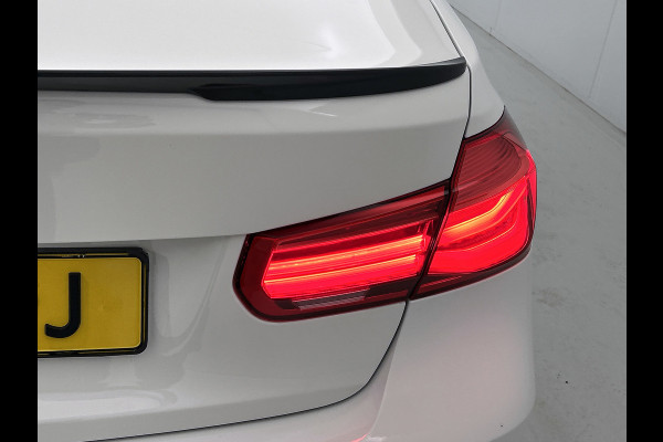 BMW 3-serie 320i Executive Edition M-Pakket (NL-auto, Dealer onderH, Navi Prof, StoelV, Sportstoelen, Parkeerhulp, Etc)