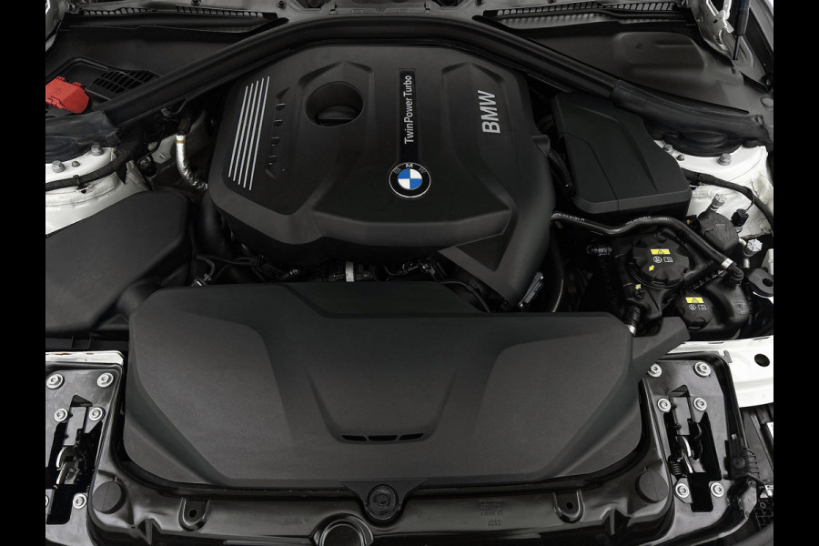 BMW 3-serie 320i Executive Edition M-Pakket (NL-auto, Dealer onderH, Navi Prof, StoelV, Sportstoelen, Parkeerhulp, Etc)