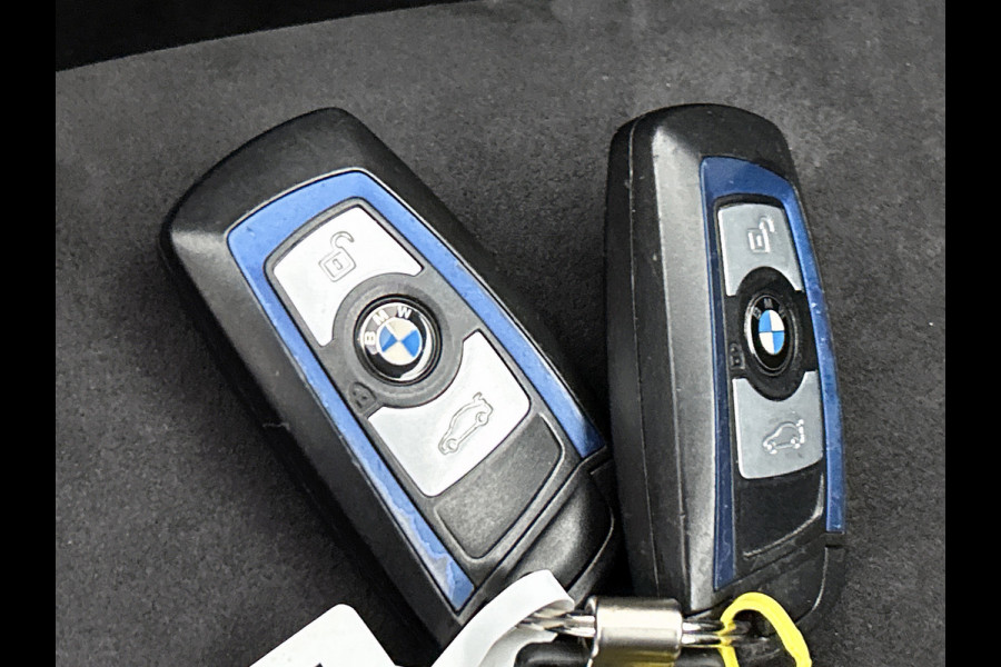 BMW 3-serie 320i Executive Edition M-Pakket (NL-auto, Dealer onderH, Navi Prof, StoelV, Sportstoelen, Parkeerhulp, Etc)