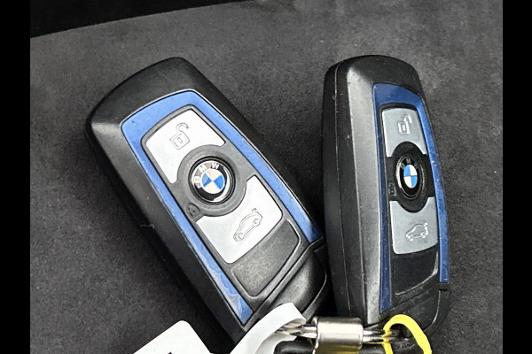 BMW 3-serie 320i Executive Edition M-Pakket (NL-auto, Dealer onderH, Navi Prof, StoelV, Sportstoelen, Parkeerhulp, Etc)