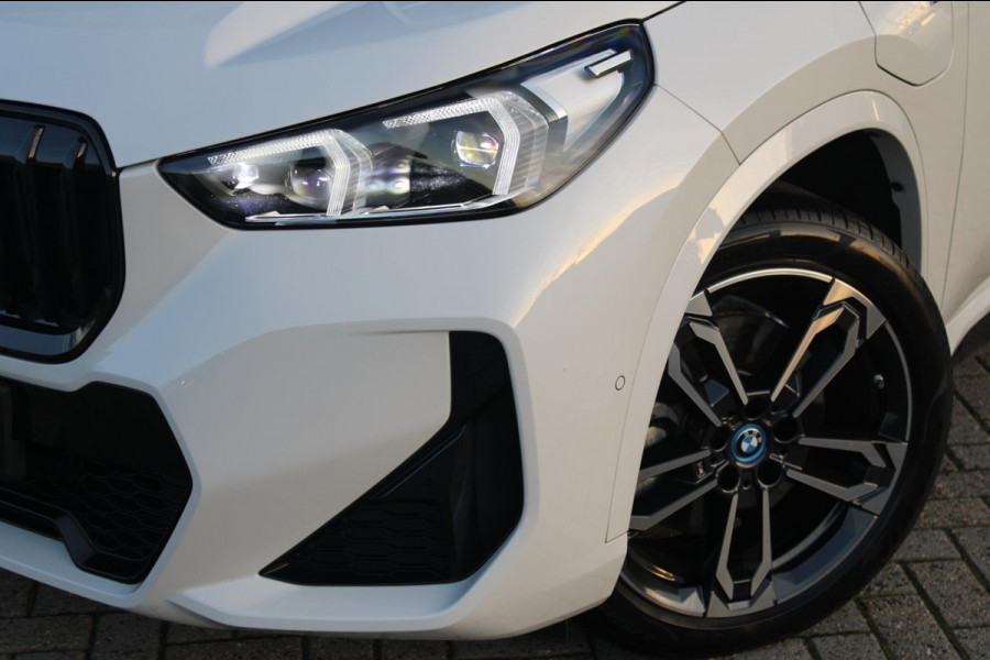 BMW X1 XDrive30e 326pk M-Sport Shadow | Pano | Memory | HK | ACC | Massage | Elek. Trekhaak