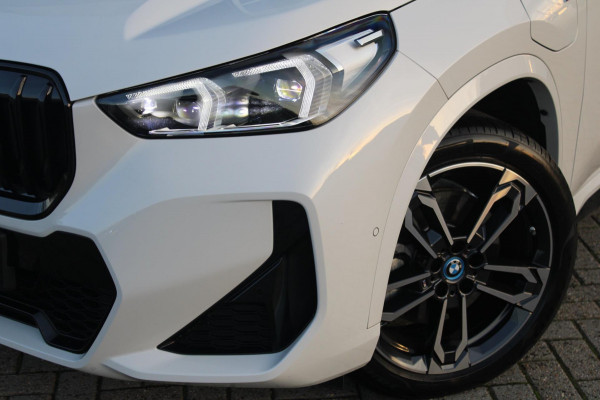 BMW X1 XDrive30e 326pk M-Sport Shadow | Pano | Memory | HK | ACC | Massage | Elek. Trekhaak