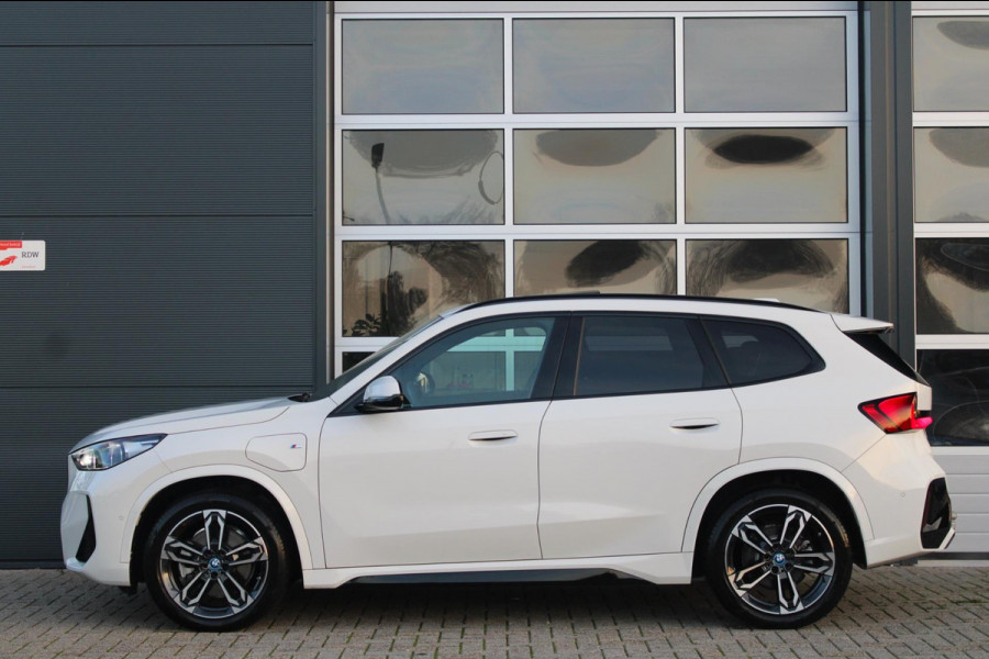 BMW X1 XDrive30e 326pk M-Sport Shadow | Pano | Memory | HK | ACC | Massage | Elek. Trekhaak