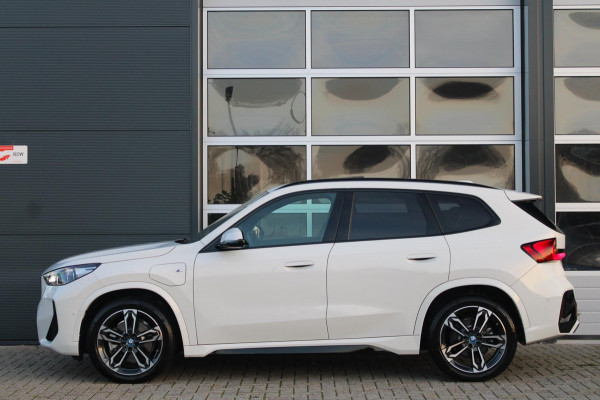 BMW X1 XDrive30e 326pk M-Sport Shadow | Pano | Memory | HK | ACC | Massage | Elek. Trekhaak