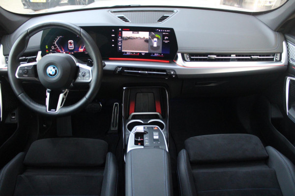 BMW X1 XDrive30e 326pk M-Sport Shadow | Pano | Memory | HK | ACC | Massage | Elek. Trekhaak