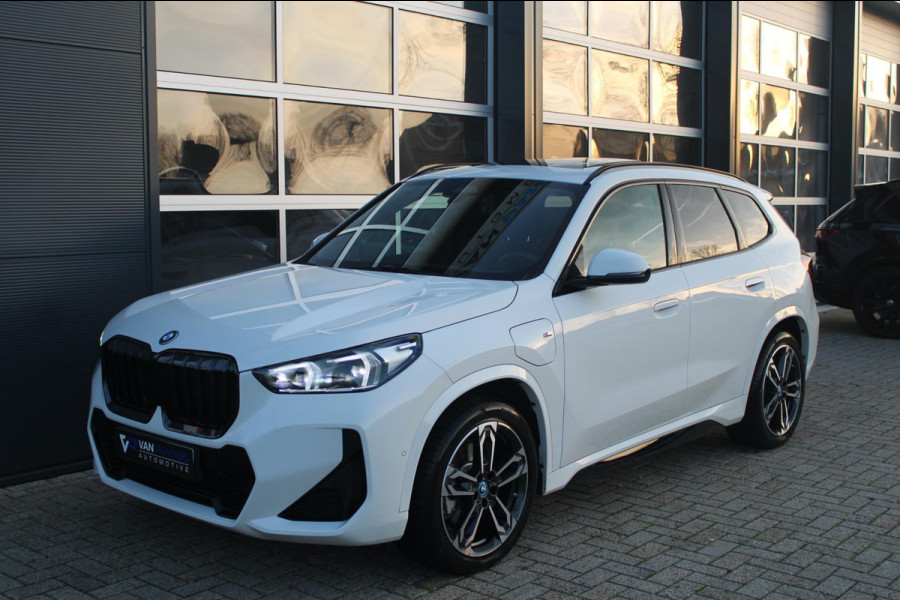 BMW X1 XDrive30e 326pk M-Sport Shadow | Pano | Memory | HK | ACC | Massage | Elek. Trekhaak