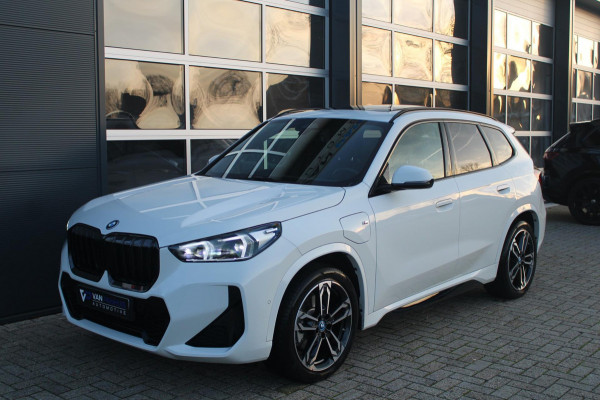 BMW X1 XDrive30e 326pk M-Sport Shadow | Pano | Memory | HK | ACC | Massage | Elek. Trekhaak