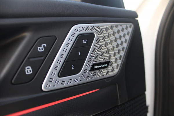 BMW X1 XDrive30e 326pk M-Sport Shadow | Pano | Memory | HK | ACC | Massage | Elek. Trekhaak