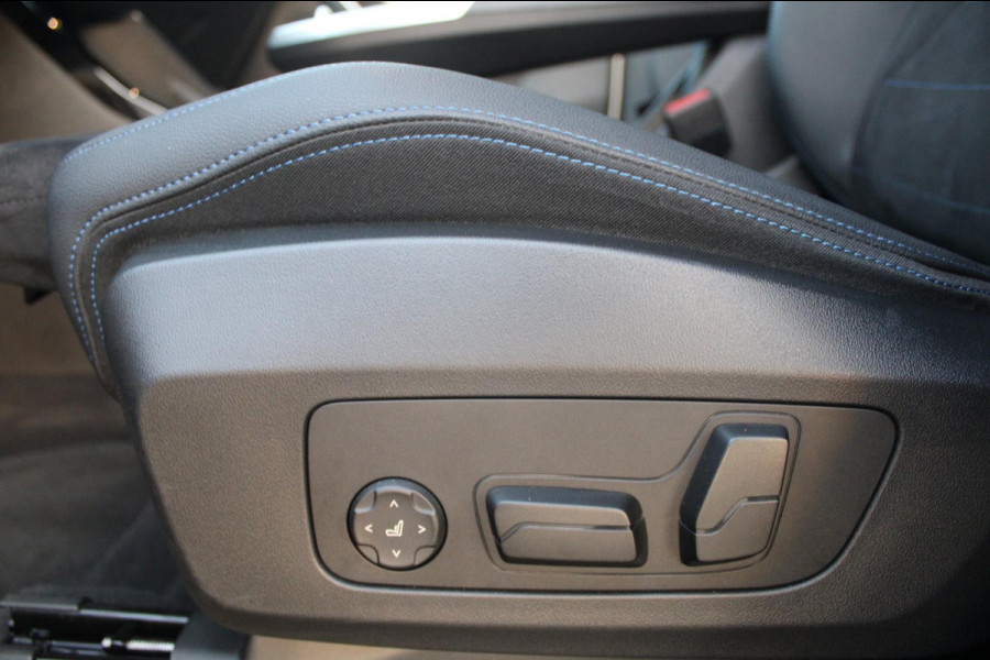 BMW X1 XDrive30e 326pk M-Sport Shadow | Pano | Memory | HK | ACC | Massage | Elek. Trekhaak