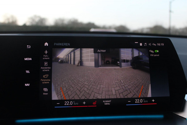 BMW X1 XDrive30e 326pk M-Sport Shadow | Pano | Memory | HK | ACC | Massage | Elek. Trekhaak