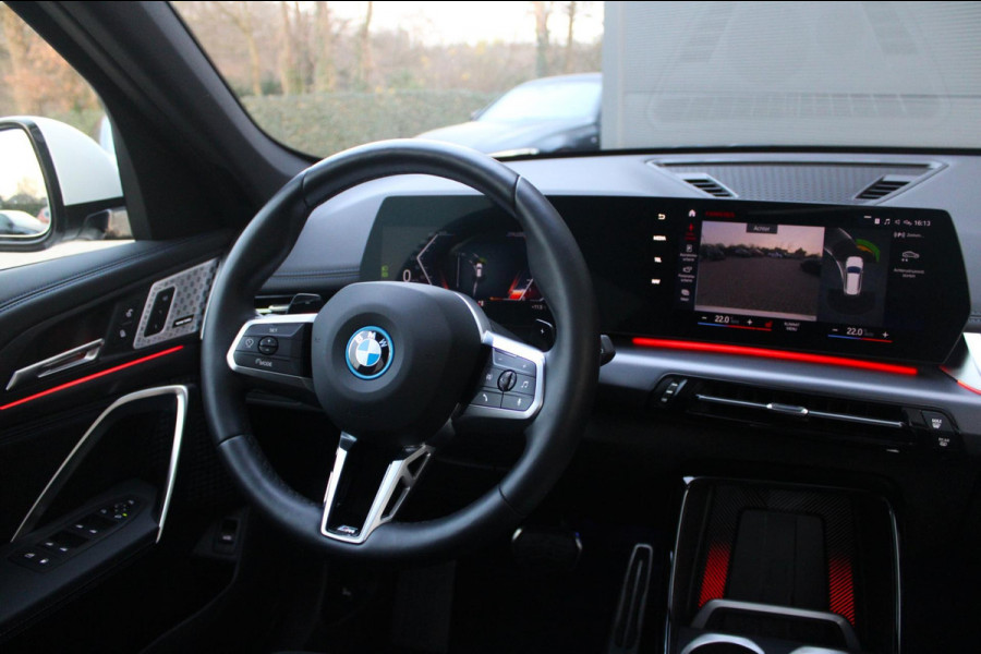 BMW X1 XDrive30e 326pk M-Sport Shadow | Pano | Memory | HK | ACC | Massage | Elek. Trekhaak