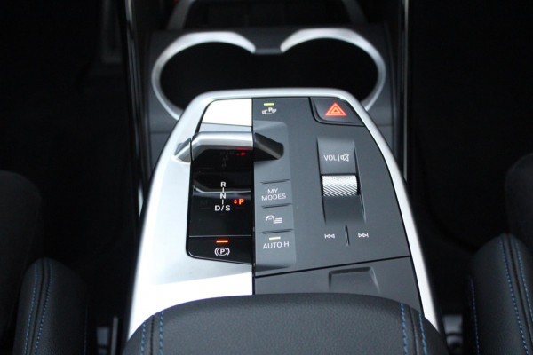 BMW X1 XDrive30e 326pk M-Sport Shadow | Pano | Memory | HK | ACC | Massage | Elek. Trekhaak
