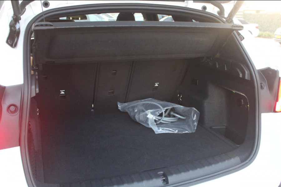 BMW X1 XDrive30e 326pk M-Sport Shadow | Pano | Memory | HK | ACC | Massage | Elek. Trekhaak