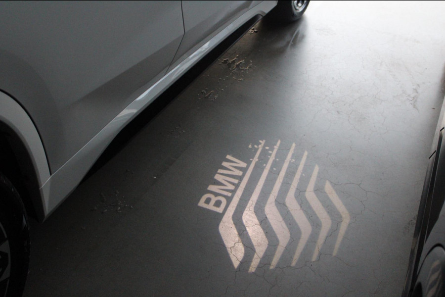BMW X1 XDrive30e 326pk M-Sport Shadow | Pano | Memory | HK | ACC | Massage | Elek. Trekhaak