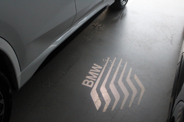 BMW X1 XDrive30e 326pk M-Sport Shadow | Pano | Memory | HK | ACC | Massage | Elek. Trekhaak