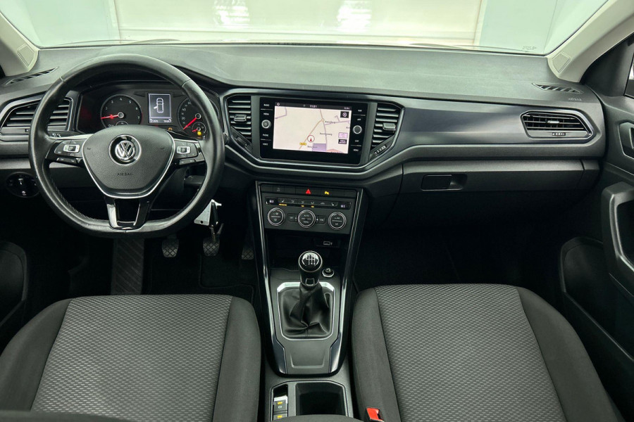 Volkswagen T-Roc 1.0 TSI Style(Goed OnderH, Navi, Carplay, StoelV, Parkeersensoren, Etc)