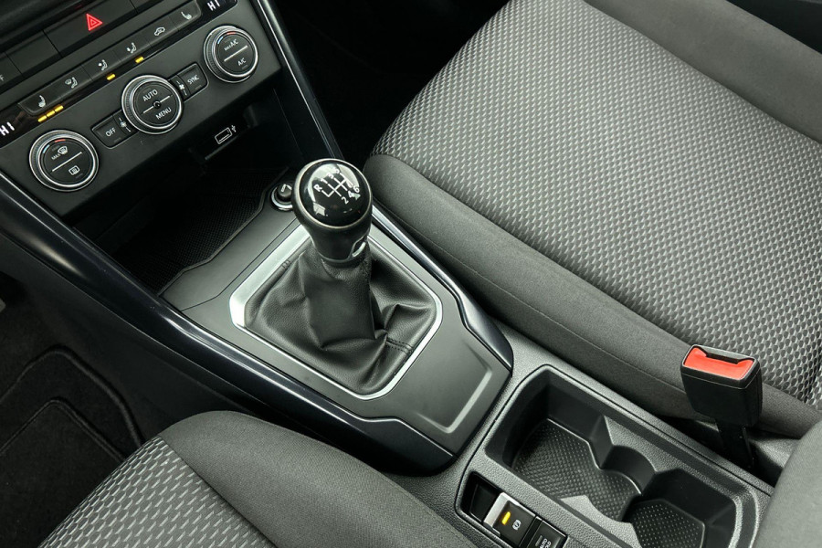 Volkswagen T-Roc 1.0 TSI Style(Goed OnderH, Navi, Carplay, StoelV, Parkeersensoren, Etc)