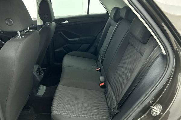 Volkswagen T-Roc 1.0 TSI Style(Goed OnderH, Navi, Carplay, StoelV, Parkeersensoren, Etc)